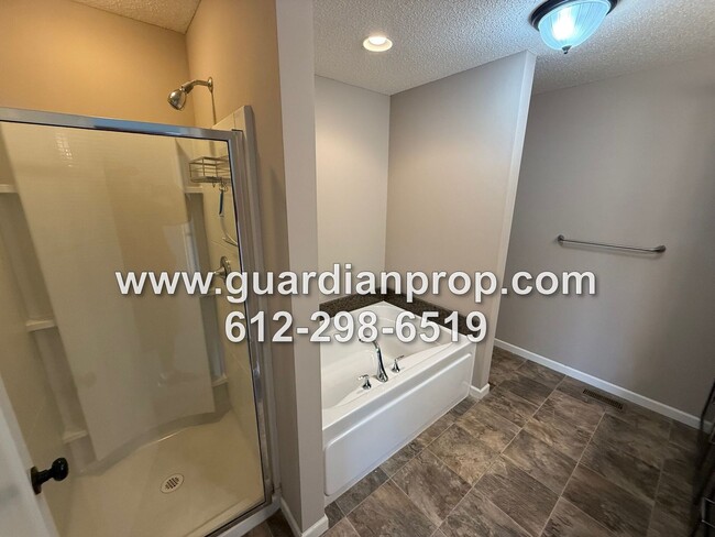 Building Photo - Luxury Townhouse Available Now, Lower Family Room w/Walkout, Balcony, 4 Baths, Large Primary