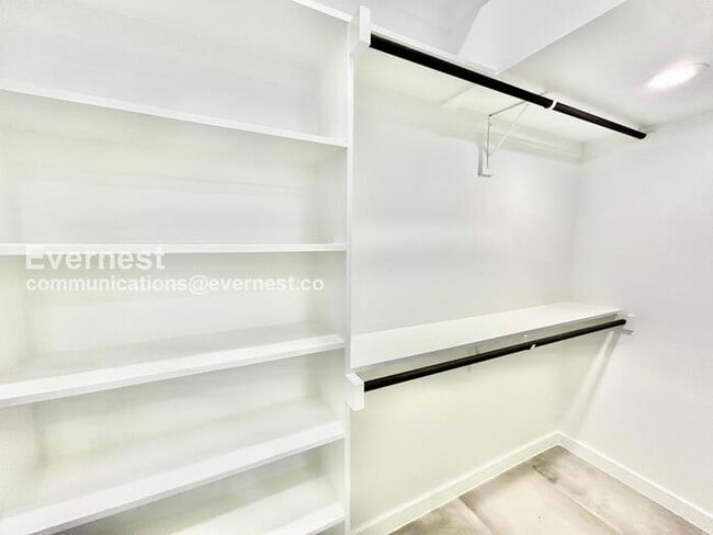 Building Photo - 426 Avenue L Ave