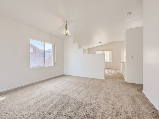 Building Photo - Cute and cozy 4 bedroom in Henderson