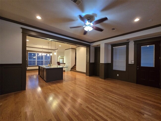 Building Photo - 855 Mathis St