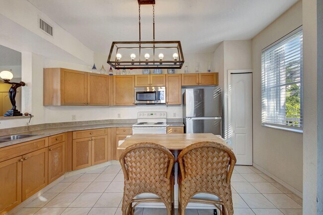 Building Photo - 11023 Legacy Ln