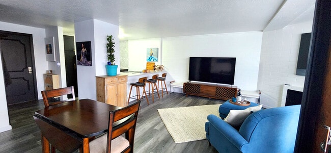 Building Photo - 9500 Rainier Ave S