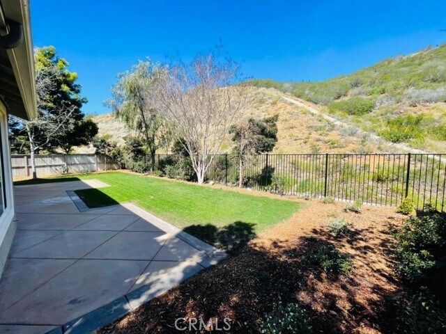 Building Photo - 1574 Glencrest Dr