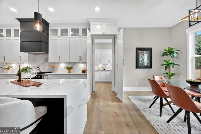 Building Photo - 6651 Malvin Dr