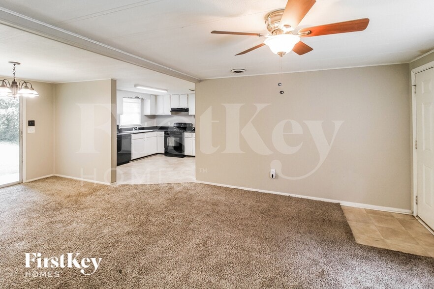 Building Photo - 1052 Adrian Cir SW