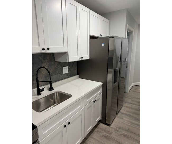Building Photo - 3236 Lohrs Ln