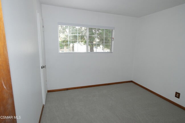Building Photo - 611 Calle Pensamiento