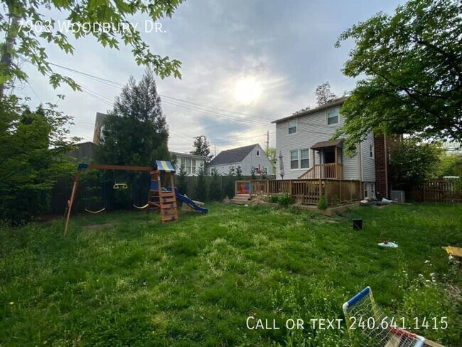 Building Photo - 7903 Woodbury Dr