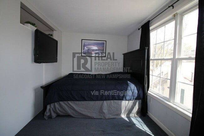 Building Photo - 93 Henry Law Ave