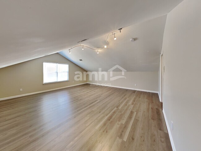 Building Photo - 2300 Devonshire Dr