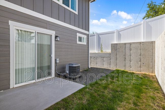 Building Photo - 435 2nd Ave N
