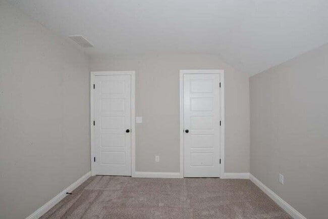 Building Photo - 932 Camden Ct