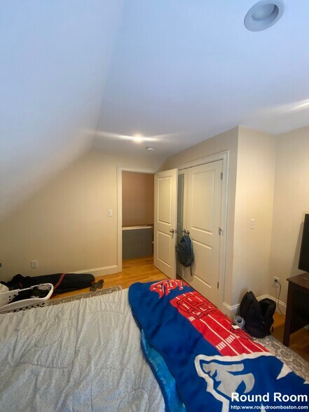 Building Photo - 25 Lothrop St