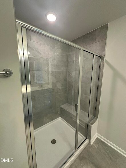 Building Photo - 531 Glen Clova Dr