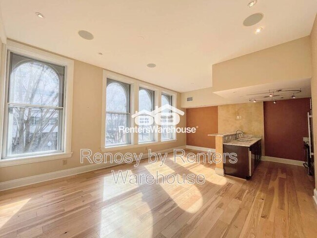 Building Photo - 219 Granby St