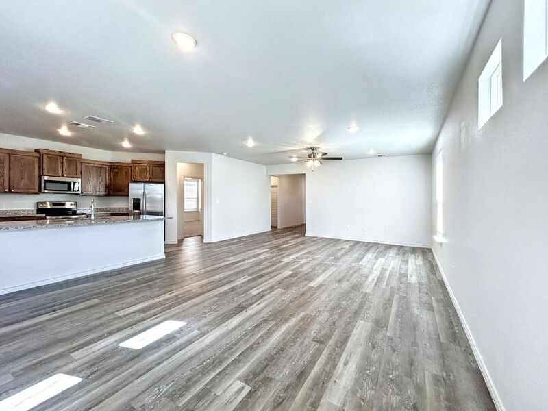 Building Photo - 866 Freedom Cir
