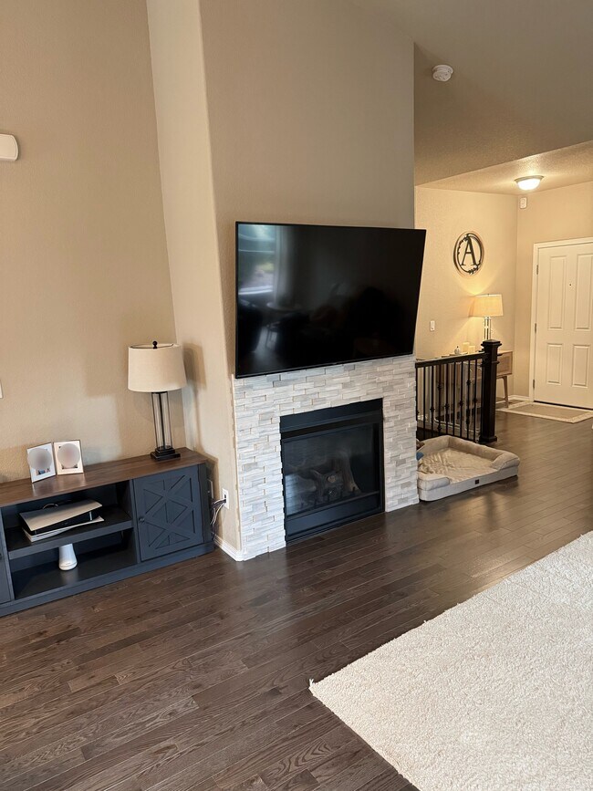 Building Photo - 9958 Golf Crest Dr