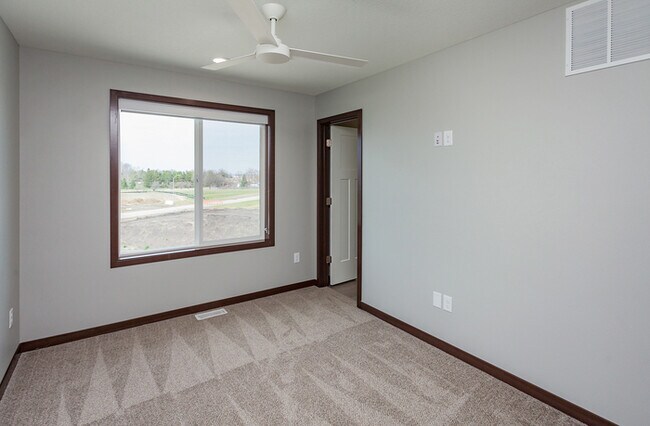 Building Photo - 1017 NW Lexi Ln