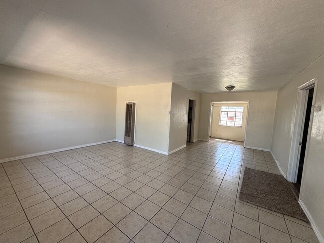 Building Photo - HUD Approved Home!