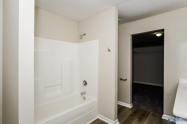 Building Photo - 15241 Tyler Mill Dr