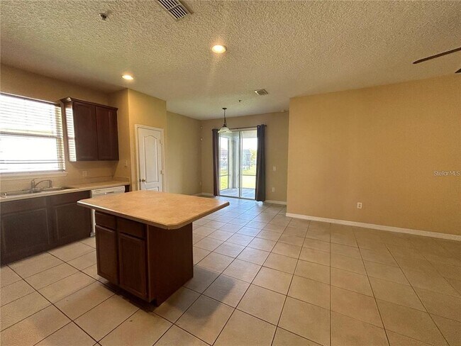 Building Photo - 10507 Eastpark Lake Dr