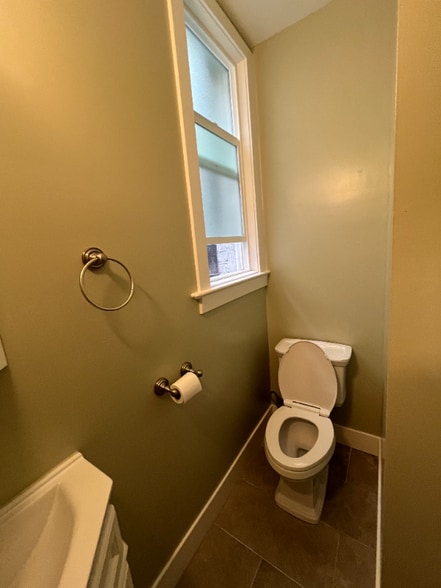 Building Photo - 525 Hyde St