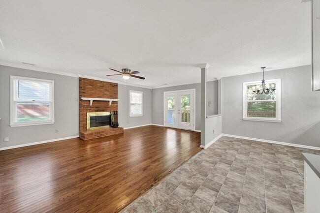 Building Photo - Charming home in South Charlotte