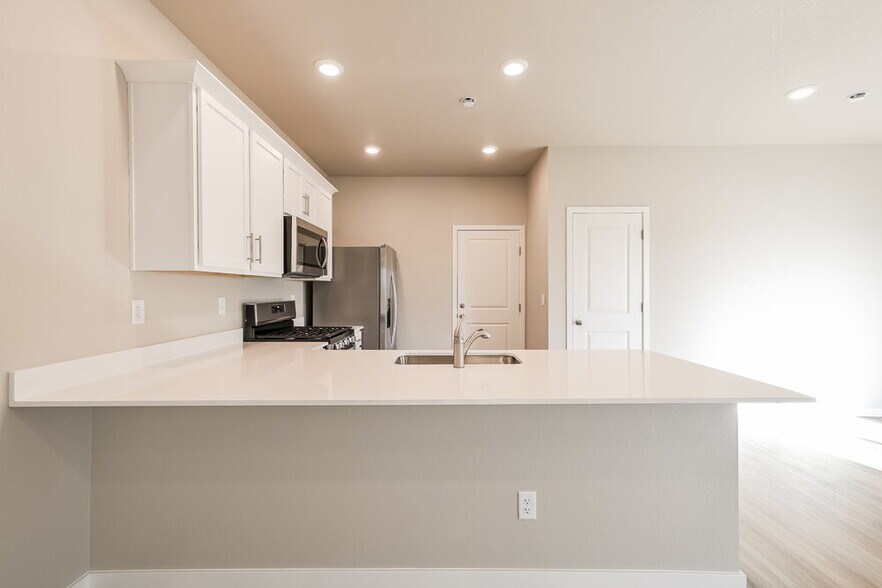 Building Photo - 7320 Crystal Ave