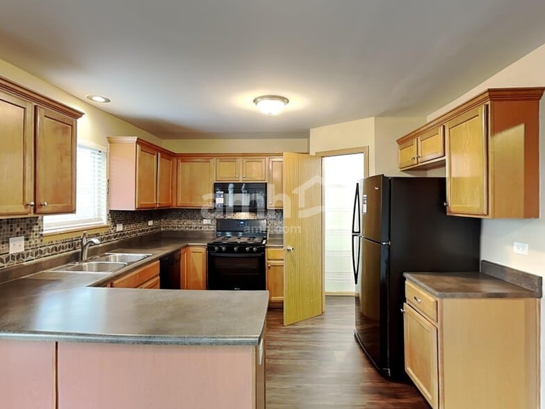Building Photo - 2505 Paradise Cir
