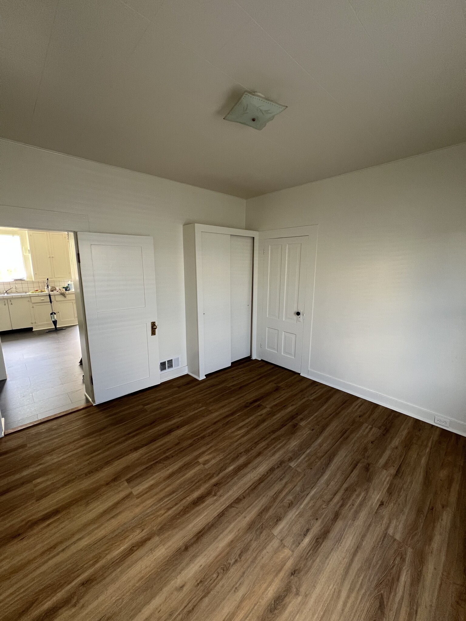 Downstairs bedroom - 557 Washington St