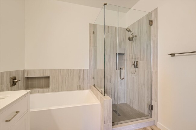 Building Photo - FULLY REMODELED LUXURY Condo at The Pueblo...