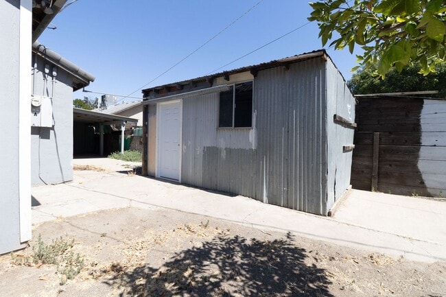 Building Photo - Newly Remodeled 2x1 in Newman!!!