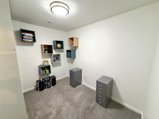 Building Photo - 4416 W Glendon Dr