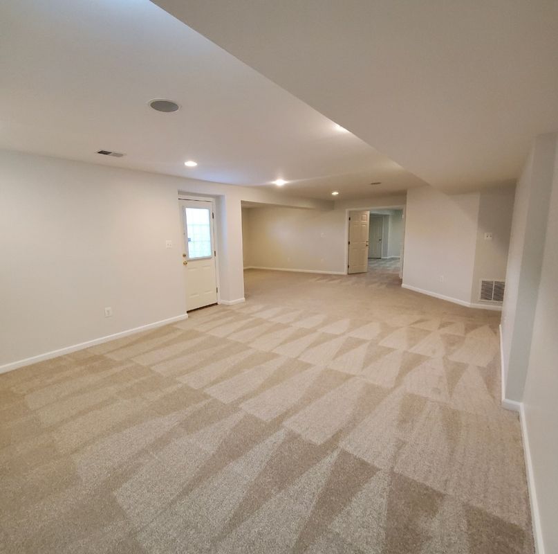 Building Photo - 3123 Sedgewick Dr