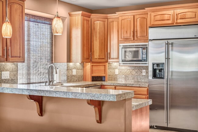 Building Photo - 1520 Taos Ln