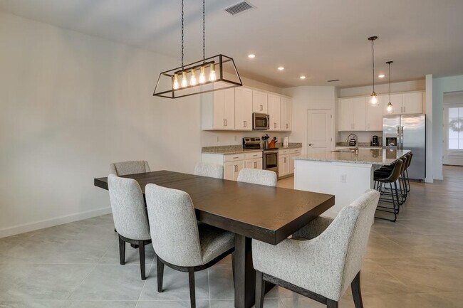 Building Photo - 11336 Canopy Loop