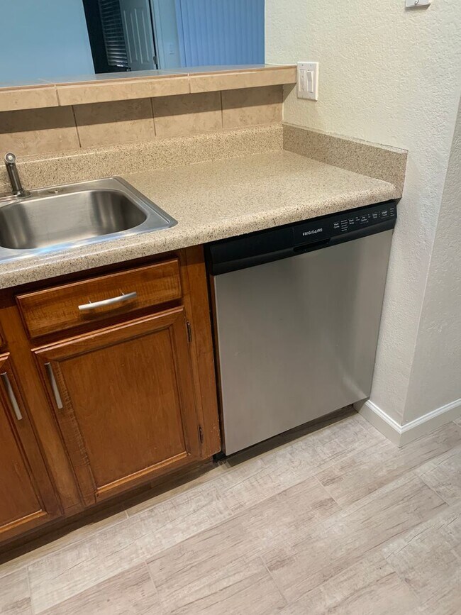 Building Photo - Chevelon