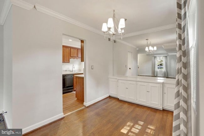 Building Photo - 2941 S Dinwiddie St