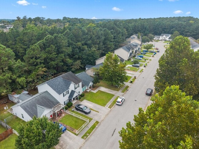 Building Photo - Welcome to Hunters Creek!