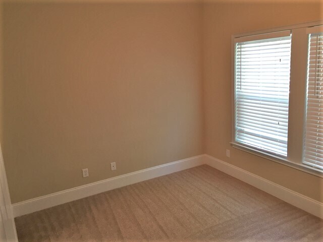 Building Photo - 10 Capers Creek Dr