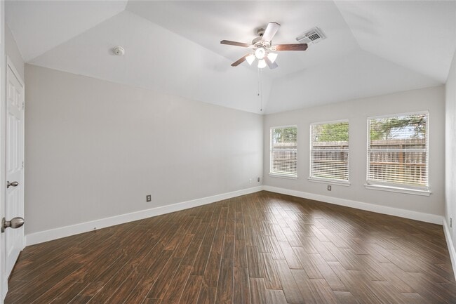 Building Photo - 26114 Lillian Springs