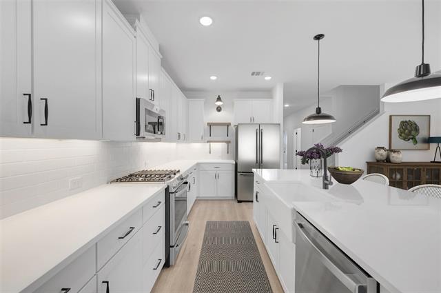 Building Photo - 528 Brookside Dr