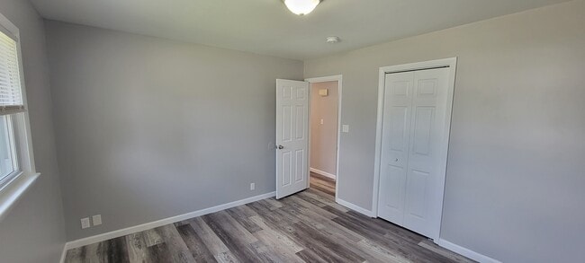 Building Photo - 306 E Clayton Ave