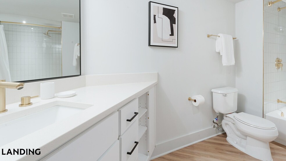 Building Photo - 1221 S Eads St