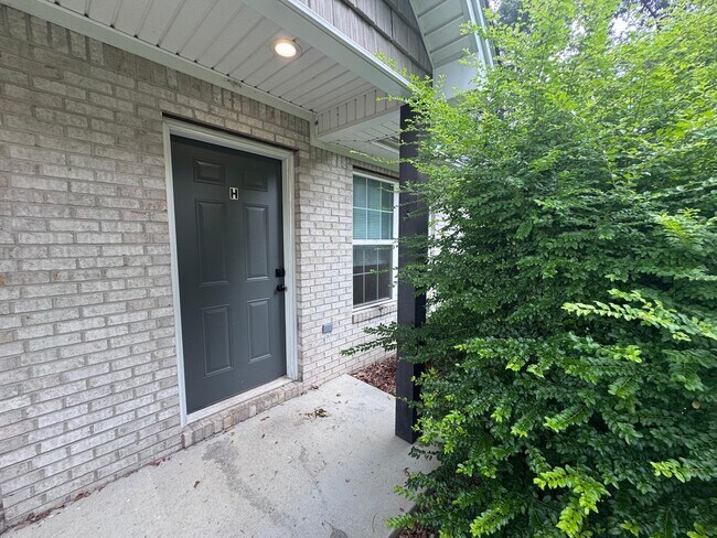 Building Photo - 1314 Poplar St