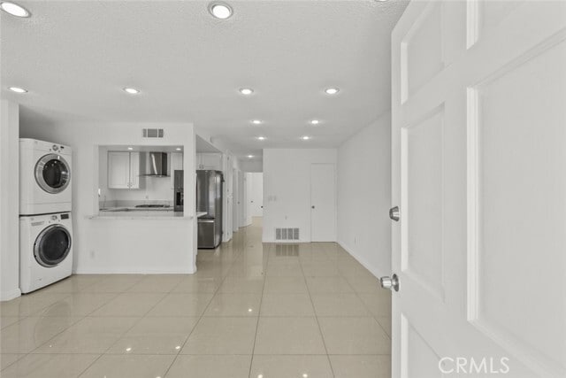 Building Photo - 28121 Robin Ave