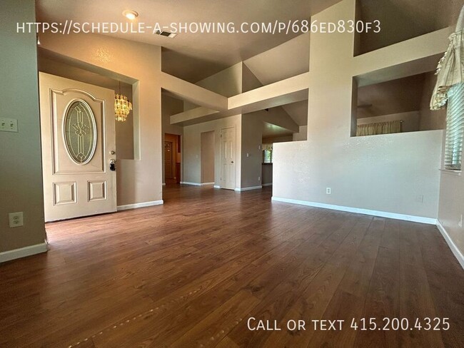 Building Photo - 637 Laurelwood Cir