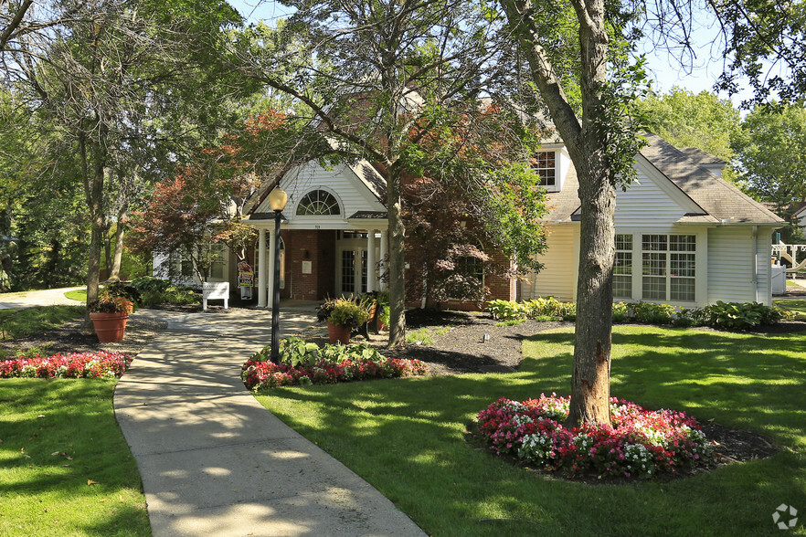 Building Photo - Village at Mayfield