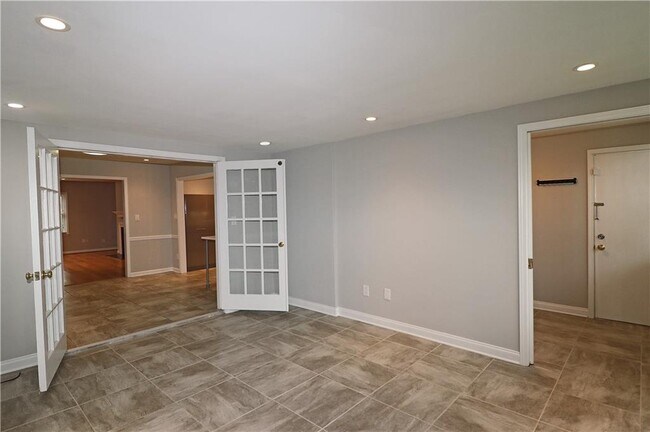 Building Photo - 40 Glenald Way NW