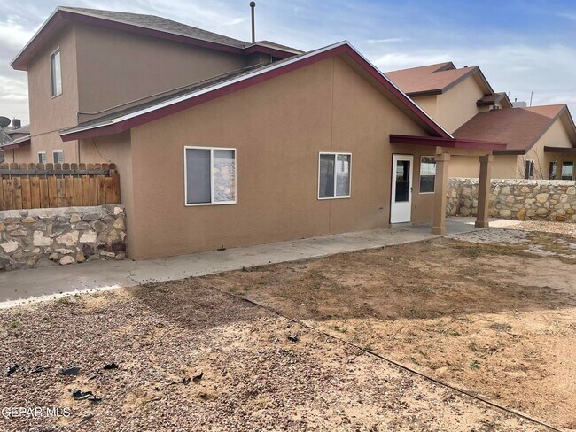 Building Photo - 729 Linda Johnson Ave